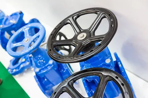 różne warianty zaworów